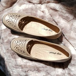 Easy Street Leather Cutout Wedges 6.5M NWOT